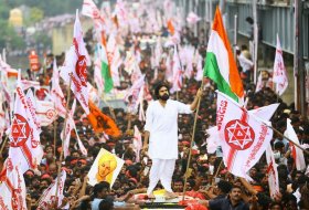 Pawan-Kalyan-Janasena-Kavathu-at-Dowleswaram-15