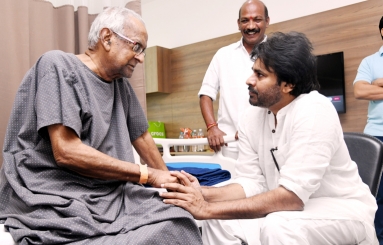 Pawan-Kalyan-Met-Sri-HariRama-Jogaiah-01