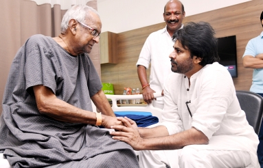 Pawan-Kalyan-Met-Sri-HariRama-Jogaiah-08