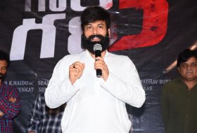 Raju-Gari-Gadhi-3-Trailer-Launch-02