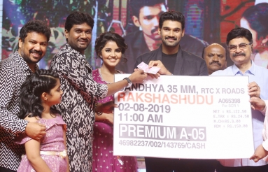 Rakshasudu-Movie-Pre-Release-Event-01