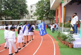 Ram-Charan-Celebrates-Independence-Day-In-Chirec-School-03