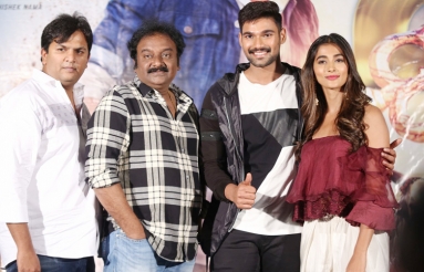 Saakshyam-Pre-Release-Press-Meet-10