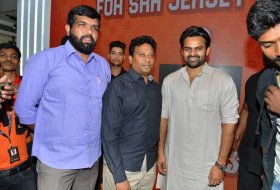 Sai-Dharam-Tej-Launches-Sunrisers-Hyderabad-T-Shirt-Photos-03