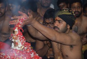 Sharwanand-Conduct-Ayyappa-Swamy-Pooja-At-Film-Nagar-Temple-12