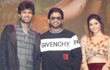 Taxiwala-Movie-Pre-Release-Event-01