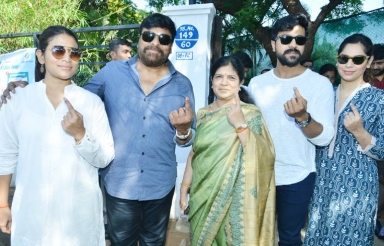 Tollywood-Celebs-Cast-Their-Vote-15