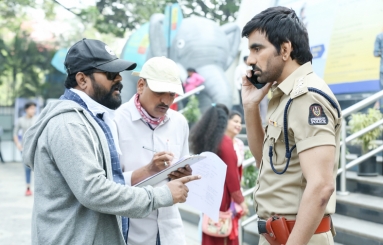 Touch-Chesi-Chudu-Working-Stills-01