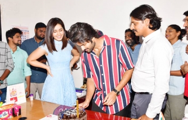 Vijay-Deverakonda-Birthday-Celebrations-01