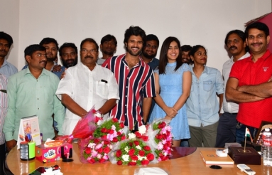 Vijay-Deverakonda-Birthday-Celebrations-05