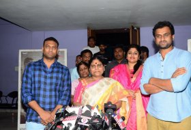 YS-Vijayamma-Press-Meet-About-Yatra-Movie-03