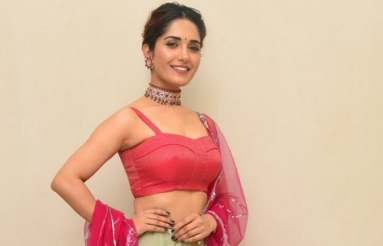 Ruhani-Sharma-Latest-Stills-08