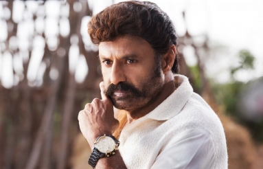 Balayya-Boyapati-Srinu-3-Stills-01