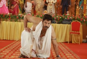 Saamy-Square-Movie-Stills-02