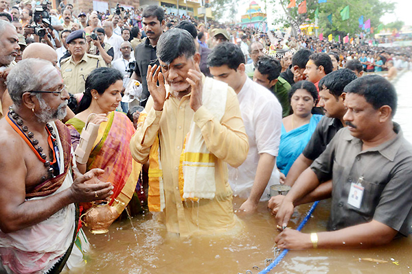 Chandrababu at Godavari Pushkaraalu, Maha Pushkaraalu, Godavari Pushkaraalu