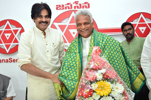 Pawan Kalyan Meet Fishermen Photos