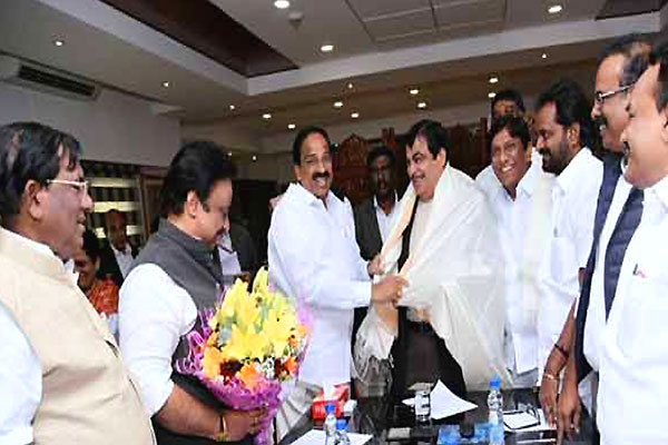 Tummala Nageswara Rao With TRS MLAs MPs Met Nitin Gadkari