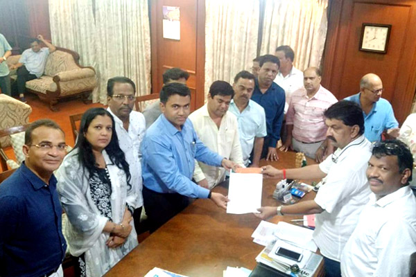 Goa 10 Congress MLAs join BJP