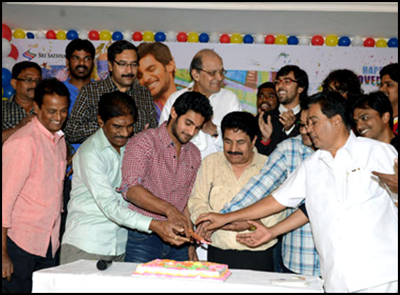 Hero-Aadi-Birthday-Celebrations-02