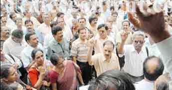 Maharashtra officers, pen down strike, Yashwant Sonawane