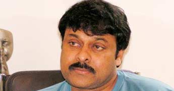 Telangana mob, Chiru on Tank Bund, destruction of the statues on Tank Bund, Chiru trip to Tank Bund