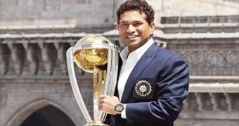 Sachin-salutes-02