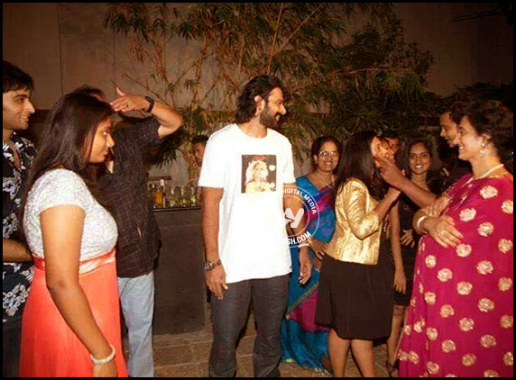 Bahubali-Prabhas-in-Party