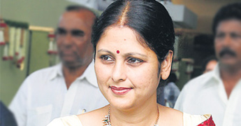 Actress Jayasudha too quits