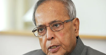 Pranab asks AP cong leaders to be united