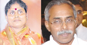 Vijayamma, Viveka avoid even eye contact