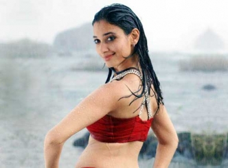 Tamannah goes to Bollywood!