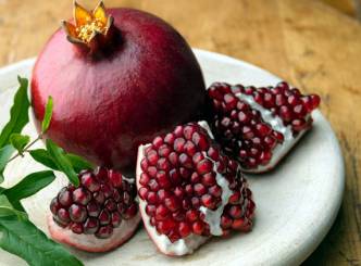 Pomegranates play miracle in improving Male Fertility!