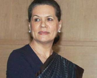 Sonia returns to Delhi 