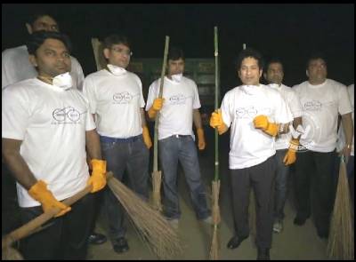 Sachin accepts &#039;Swachh Bharat&#039; challenge