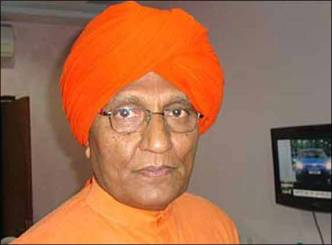  Swami Agnivesh supports Viswa Bharati warden&#039;s action as a traditional cure