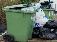 moveable garbage bin, moveable garbage bin, brits spend 40 000 pounds over dustbin quarrels, Garbage bin