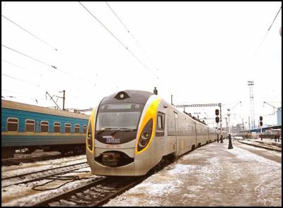 Wild love on train tracks lead to woman&#039;s death