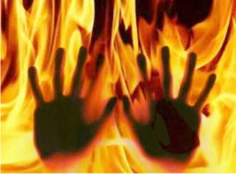 Father immolates his daughter for eloping