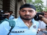 car damaged, Cricketer Harbhajan Singh, cricketer harbhajan singh robbed on road car damaged, Harbhajan singh