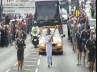 man tried to grab Olympic torch, London Olympics torch, teen tries to grab olympic torch, Olympics torch