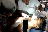 Goyipaka Village, Viral Video, ap doctor uses phone torch for treatment, Video