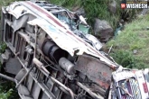 injury, death, bus falls into 200 foot valley 24 injured 2 killed, Alley