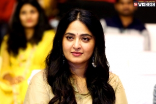 Anushka signs a Family Entertainer