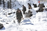 Kashmir, Kashmir, avalanche hit army post in kashmir 5 soldiers trapped, Soldier