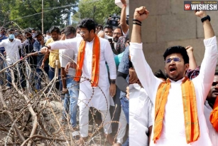 BJP MP Tejasvi Surya Removes Barricades To Enter Osmania Campus