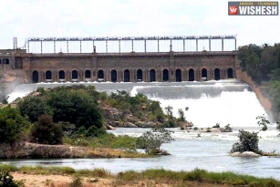 Cauvery Case: SC Orders Karnataka to stop defying; Gives Deadline