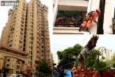 Noida, Amrapali Silicon City, domestic help found dead between two towers in noida, Onam