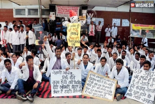 Delhi Doctor&rsquo;s call off their strike after ESMA invoked