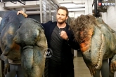 Jurrasic world, Chris Pratt, dinosaurs prank on jurrasic world badass chris pratt, Bada