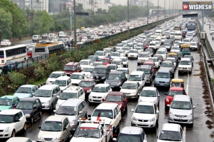 Domestic car sales registers growth, Two wheeler market on decline